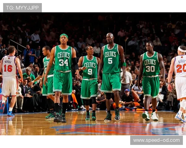 坎通纳回撤接应主导进攻，对比昔日前锋角色展现战术新维度